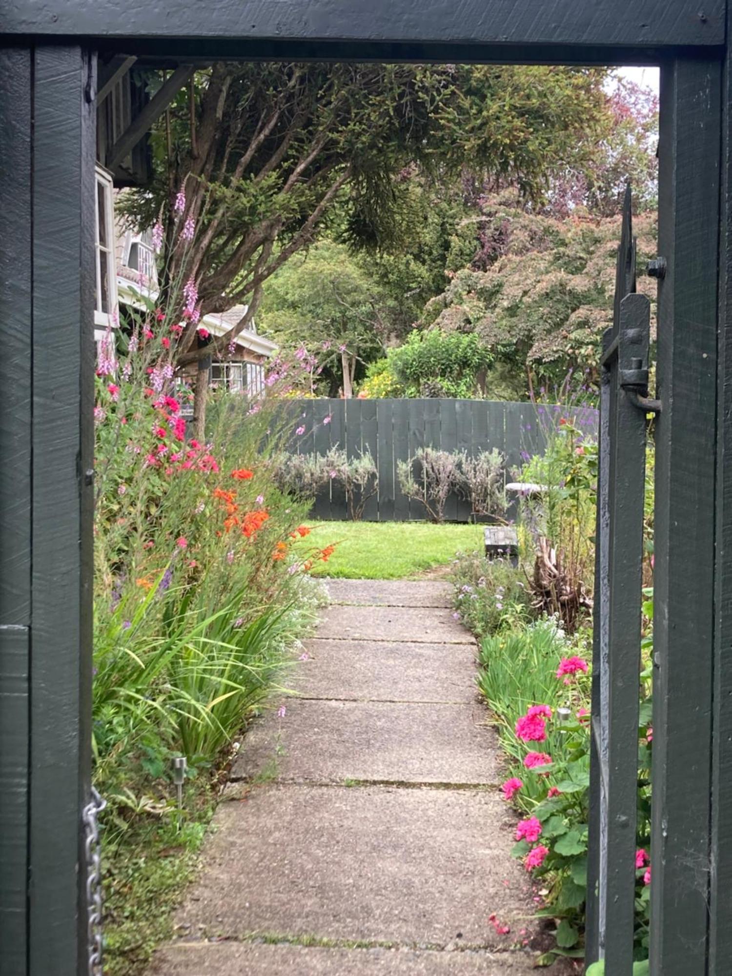 Arden Country House Bnb - Entire House To Yourself -Peace In The Country ديوندين المظهر الخارجي الصورة